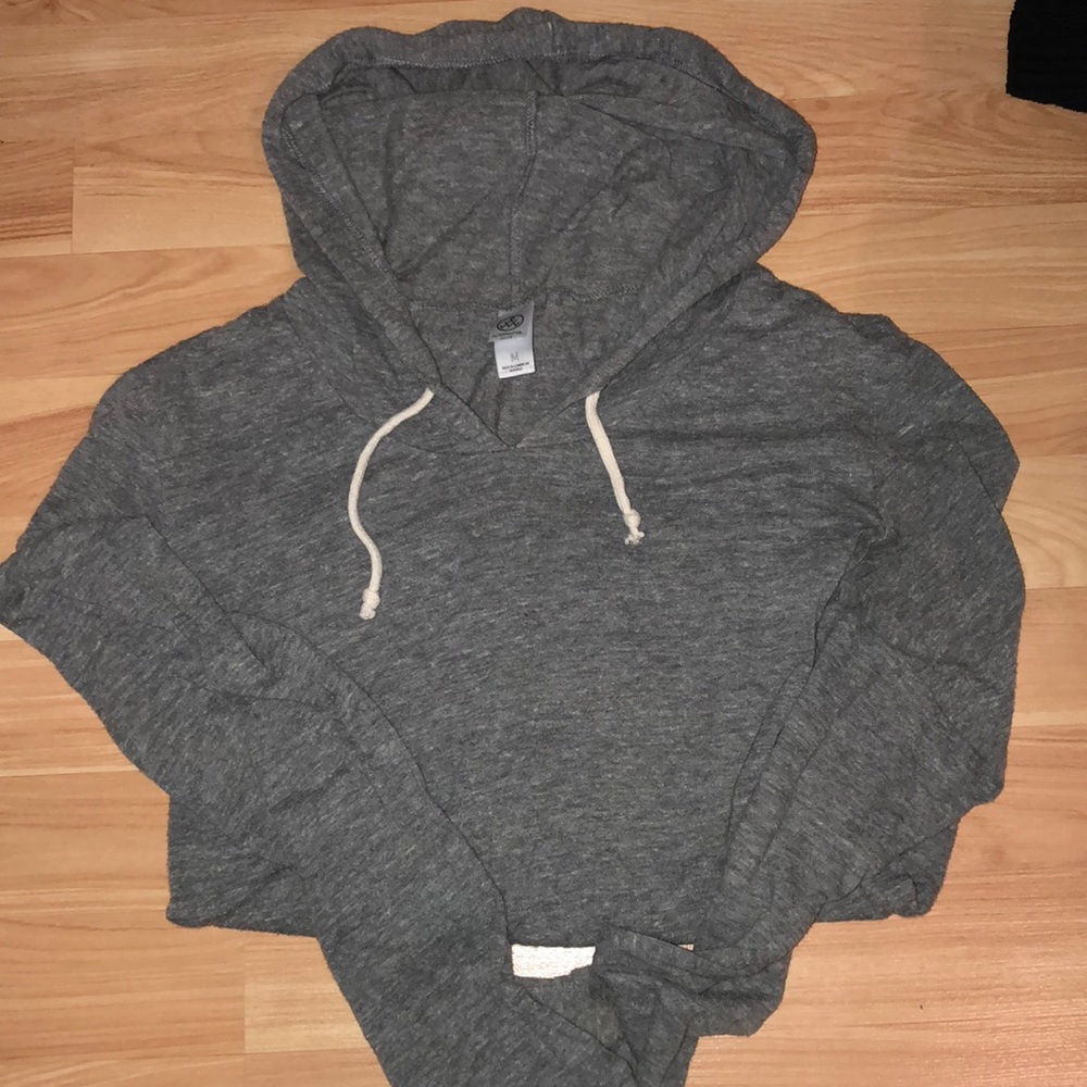 gray fitted hoodie long sleeve shirt